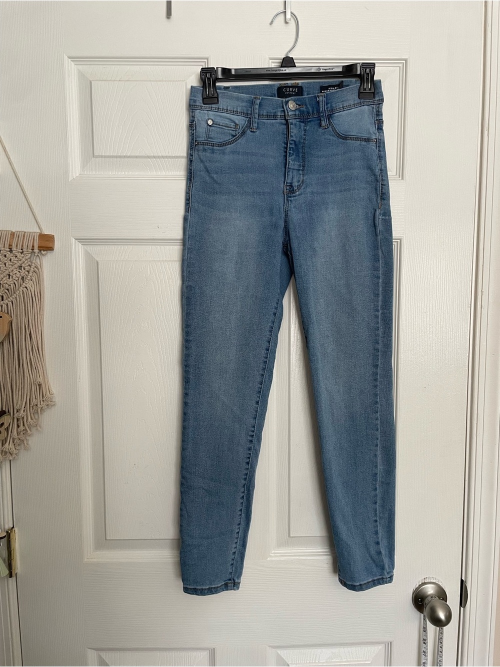 Curve Appeal Women’s size 2/26 Minimalist High-Rise Skinny Jeans in Light Blue